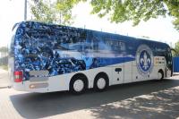 Das Darmstädter Busunternehmen HEAG mobiBus hat als offizieller Buspartner des SV 98 den Mannschaftsbus nach den Vorstellungen des Teams umfassend umbauen lassen. 